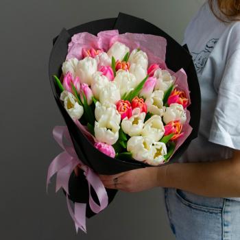 Букет из розовых тюльпанов 35 шт
